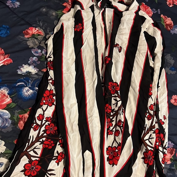 Button down - Picture 3 of 5